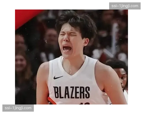 杨瀚森新秀赛高效砍10分 中国球员NBA赛场表现抢眼